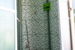 Ένα μπάνιο στο FLAT ACONCHEGANTE +5 φωτογραφίες