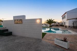 Bazén v ubytovaní La Era Gran casa de vacaciones para grupos adaptad alebo v jeho blízkosti