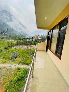 Galeriebild der Unterkunft The Riverwoods - Cafe & Stay in Kasol