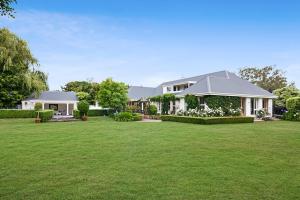 Gallery image of French City Mansion - Christchurch Luxury Home in Christchurch