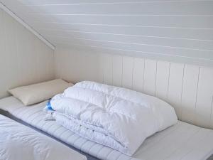 Postel nebo postele na pokoji v ubytování Holiday home Sjernarøy