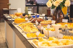 Comida no hotel ou em algum lugar perto
