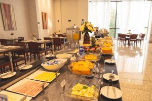 Comida no hotel ou em algum lugar perto