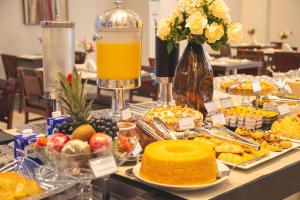 Comida no hotel ou em algum lugar perto