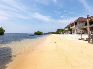 Pantai di atau di dekat apartemen