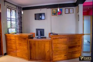 Lobi atau kawasan kaunter penerimaan di Jaden Hotel & Lounge - Arusha