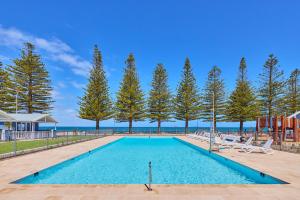 RAC Esperance Holiday Park内部或周边的泳池