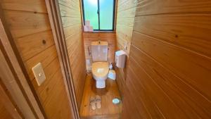 Bathroom sa Tabinoteitaku Yakurai Cottage