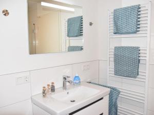 Ένα μπάνιο στο Ferienwohnung Ankerplatz +17 φωτογραφίες