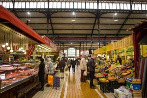 Supermarket lub sklepy w pobliżu tego apartamentu