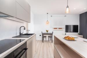 Köök või kööginurk majutusasutuses Holiday Home Saladinka with Whirlpool