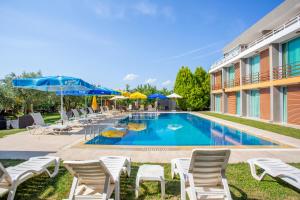 Bazén v ubytování Zeytin Bahcesi Hotel nebo v jeho okolí