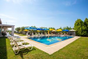 Bazén v ubytování Zeytin Bahcesi Hotel nebo v jeho okolí