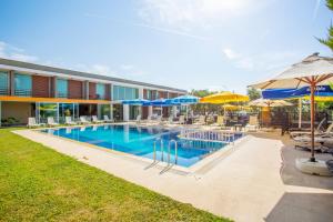 Bazén v ubytování Zeytin Bahcesi Hotel nebo v jeho okolí