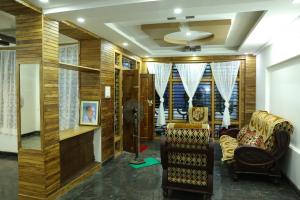 Posezení v ubytování 4 Bed Flat - Sleeps 8 - Pets - Smoking - Parking + 2 fotografie