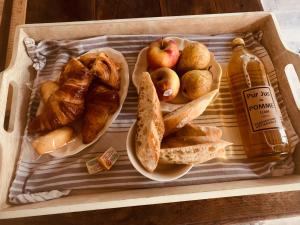 Makanan di atau berdekatan apartmen