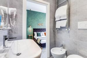 A bathroom at Ripetta Natural Suites