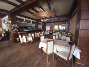 Hotel Roma餐厅或其他用餐的地方