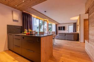 Nhà bếp/bếp nhỏ tại Chalet Panorama Himmelreichhof +19 ảnh
