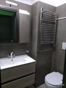 Kúpeľňa v ubytovaní ALLOGGIO VERDE nel CUORE DI SORIANO