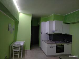Kuchyňa alebo kuchynka v ubytovaní ALLOGGIO VERDE nel CUORE DI SORIANO