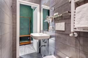 A bathroom at Ripetta Natural Suites