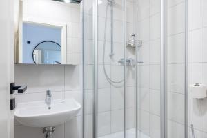 Ένα μπάνιο στο JOHOUSE Apartment 7 +10 φωτογραφίες