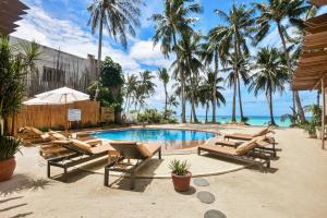 Bazén v ubytování Microtel by Wyndham Boracay nebo v jeho okolí
