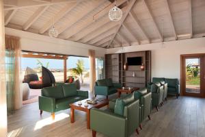 Area tempat duduk di Melia Llana Beach Resort & Spa - Adults Only - All Inclusive