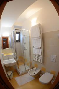 Koupelna v ubytování B&B Europa + 15 fotografií