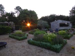 Gallery image of The Oaks Glamping - Jasper's Shepherds Hut in Colkirk