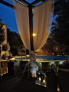 Bazén v ubytování Holiday Home Slavica, prizemlje objekta nebo v jeho okolí