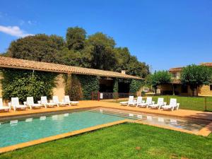 The swimming pool at or close to Masía restaurada con piscina privada28 pax