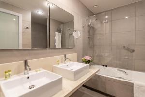Koupelna v ubytování Hotel Ibersol Atrio del Mar