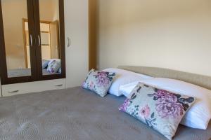 Posteľ alebo postele v izbe v ubytovaní Poolincluded - Holiday Home Maslina