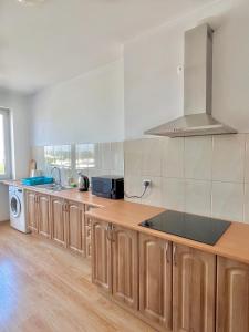 Kuchyň nebo kuchyňský kout v ubytování Hostel DV Morski - z prywatnymi łazienkami
