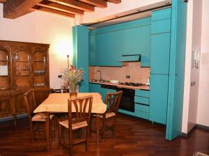 A kitchen or kitchenette at Dimora Noemi