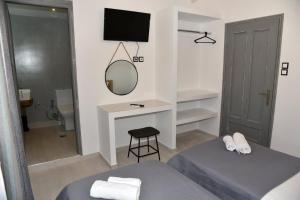 Gallery image of STELLA'S LUXURY HOUSE in Batsi +12 photos