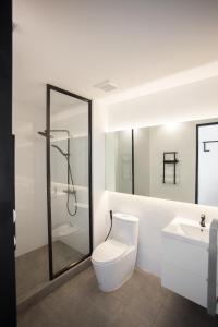 Phòng tắm tại DUM Hotel - Si Phum