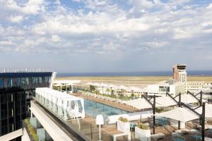 Bazén v ubytování Sheraton Nice nebo v jeho okolí