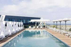 Bazén v ubytování Sheraton Nice nebo v jeho okolí