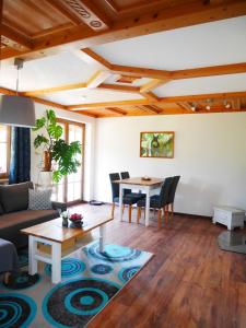 Posezení v ubytování Ferienwohnung Eichkatzel
