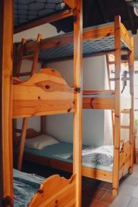 Palanda nebo palandy na pokoji v ubytování Rifugio Baita Fos-Ce