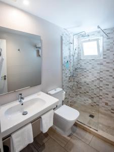 Koupelna v ubytování Hostal Es Pi - Emar Hotels