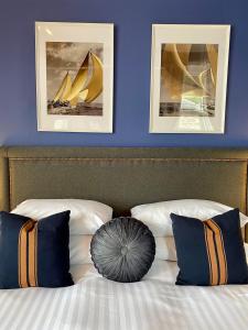 Кровать или кровати в номере Barriemore Oban
