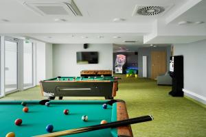 Biliardový stôl v ubytovaní Crystal Mountain Hotel Wisła