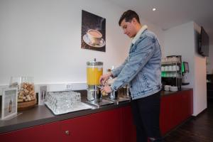 Clientes alojados en Nyon Hostel