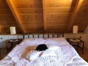 A bed or beds in a room at Charmantes Bauernhaus in erhöhter Aussichtslage