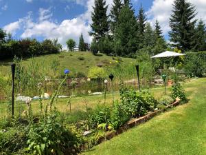 A garden outside Charmantes Bauernhaus in erhöhter Aussichtslage
