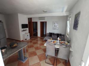Gallery image of Apartment Valentina - private pool,200m from beach in Omiš